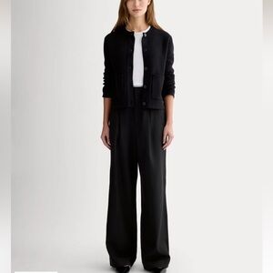 Everlane The Draper Pleated Pant in Buttersmooth in Black Size 2